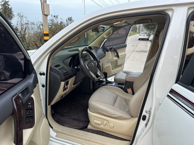 徐州17年丰田普拉多5