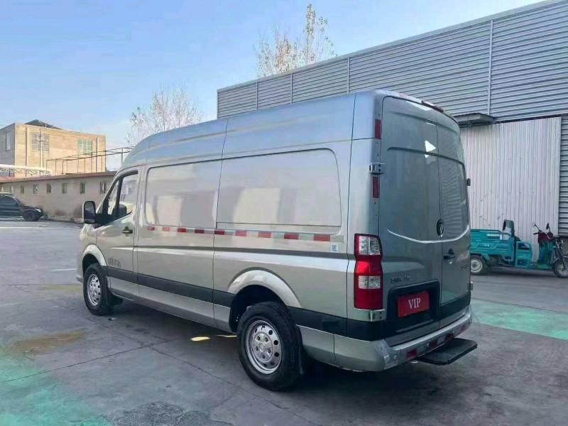 济宁25年福田图雅诺8