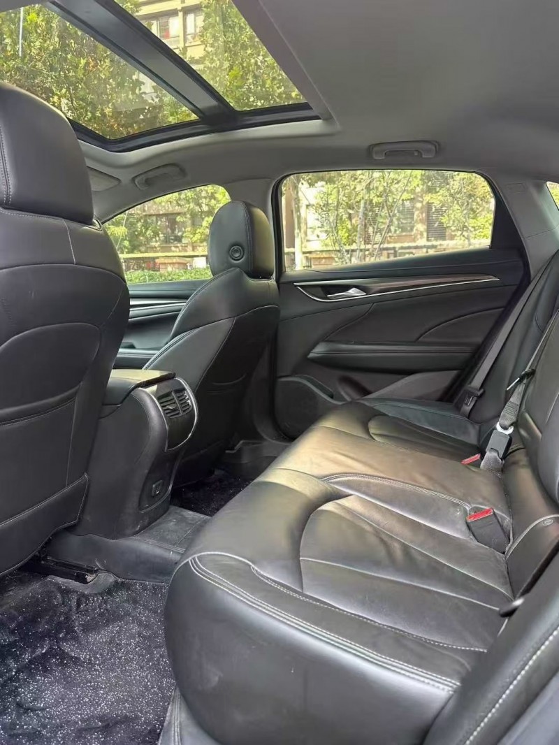 苏州21年别克君越3