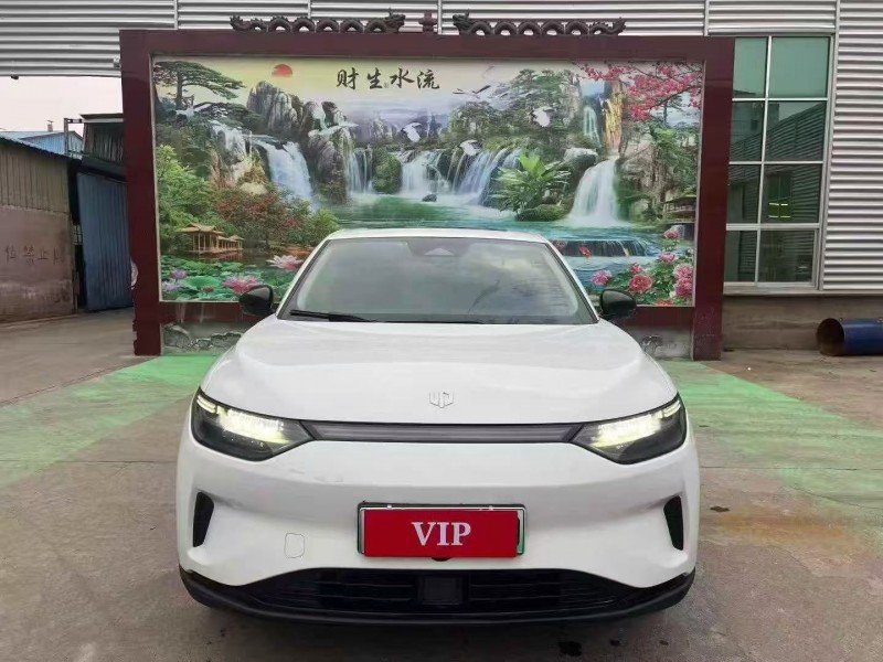 济宁24年零跑汽车C111