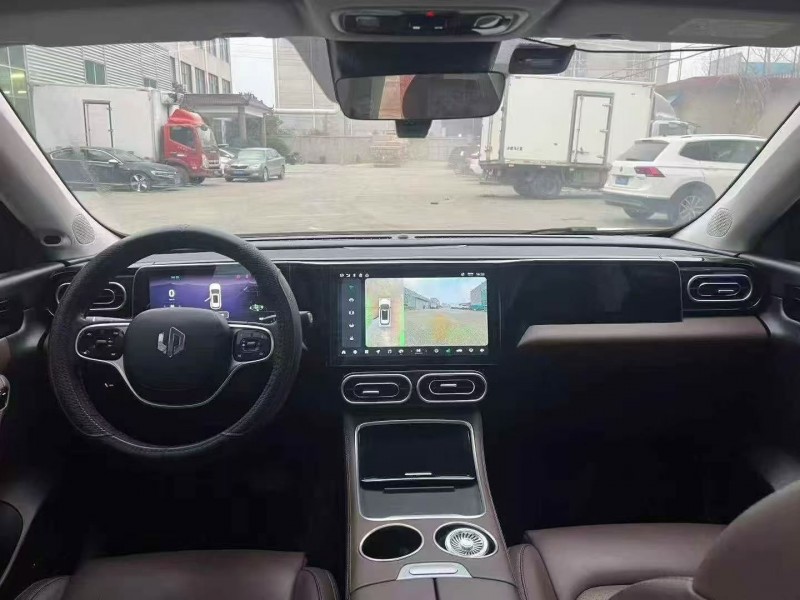 济宁24年零跑汽车C114