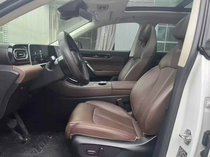 济宁24年零跑汽车C116