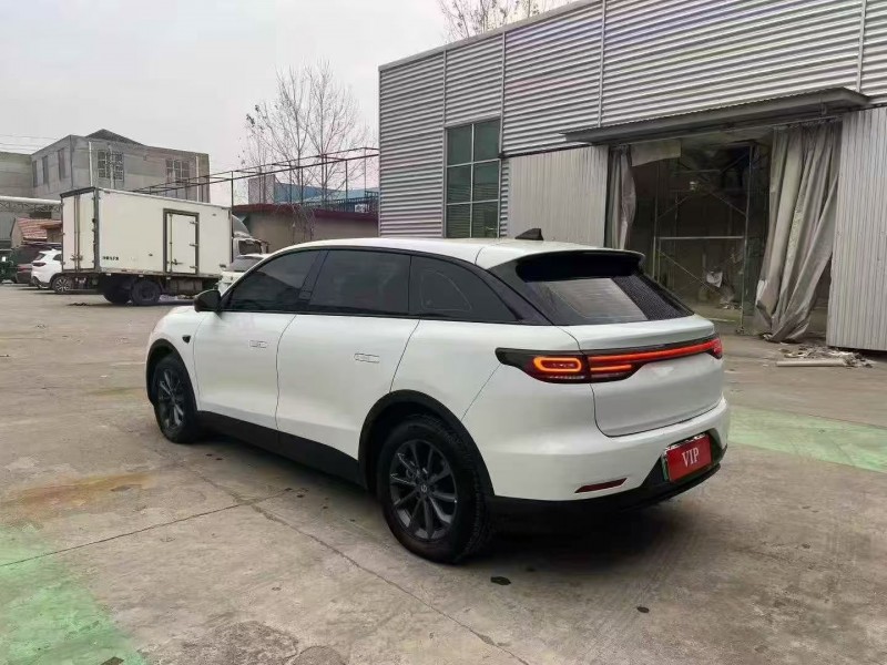 济宁24年零跑汽车C117