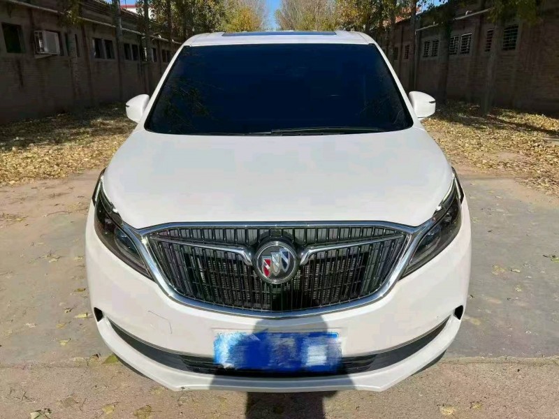 保定18年别克GL81