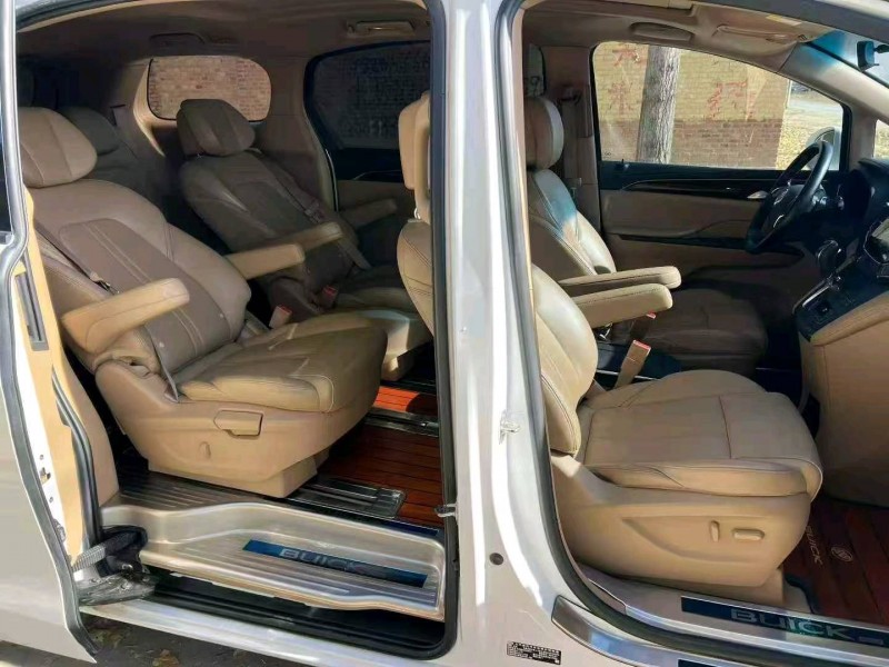 保定18年别克GL88