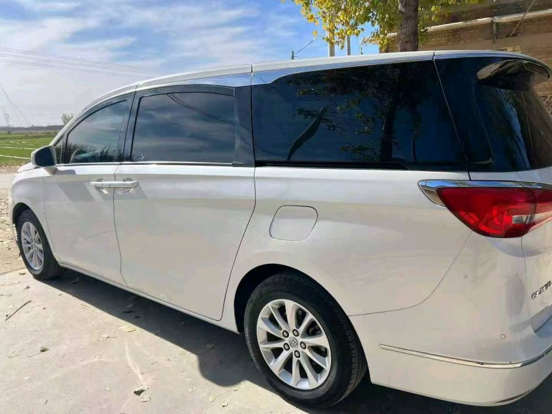 保定18年别克GL89