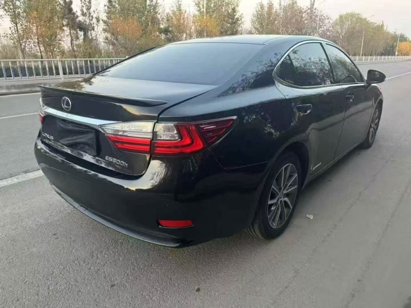 东营16年雷克萨斯ES8