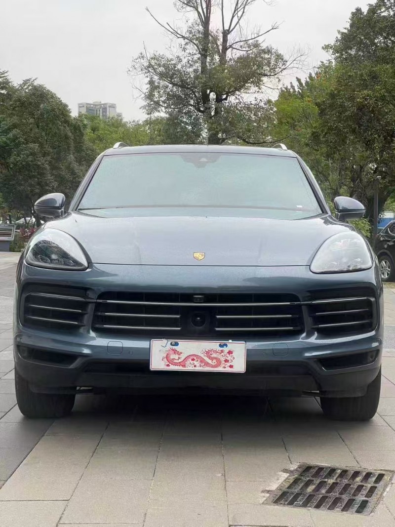 佛山19年保时捷卡宴1
