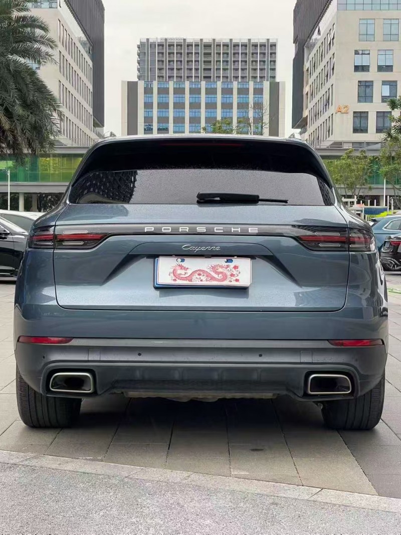 佛山19年保时捷卡宴9