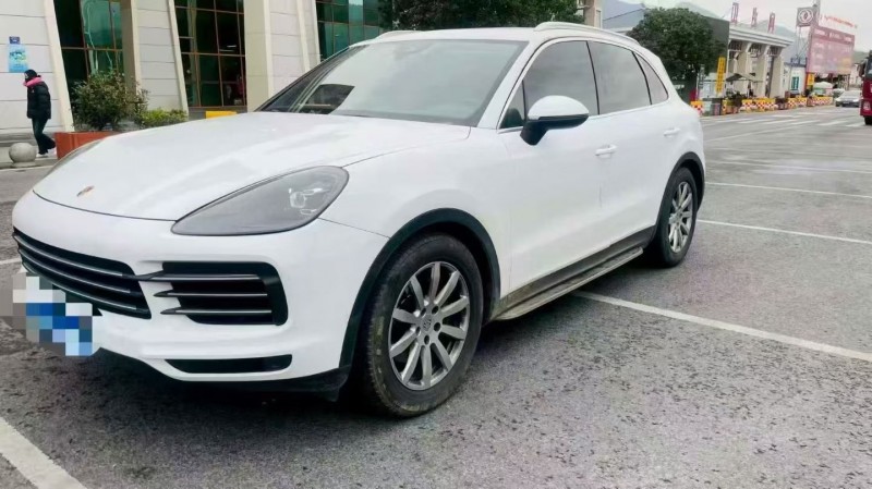 济宁19年保时捷卡宴2