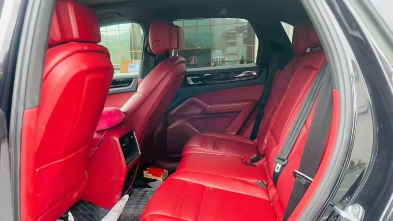 济宁19年保时捷卡宴6