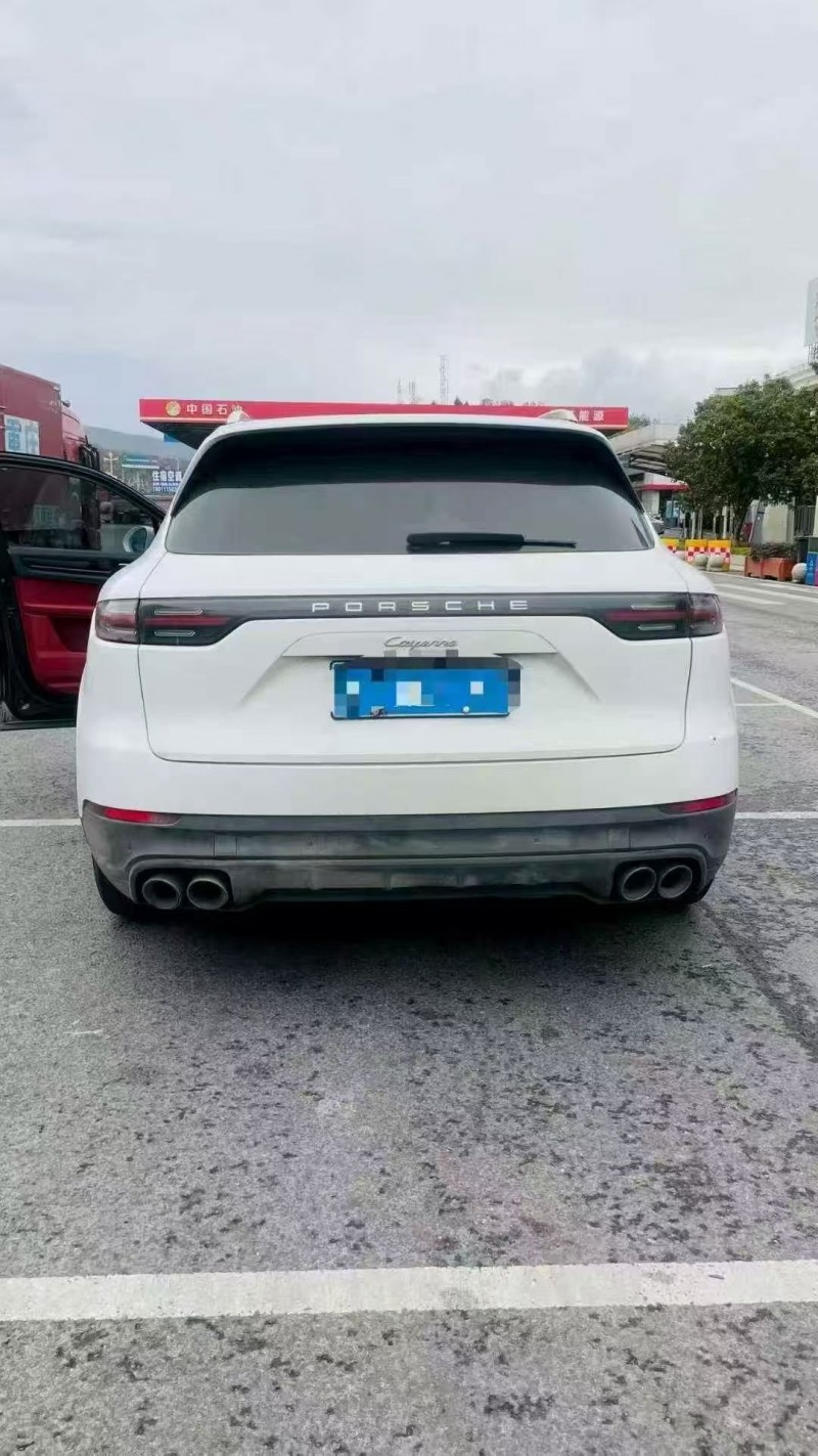 济宁19年保时捷卡宴9