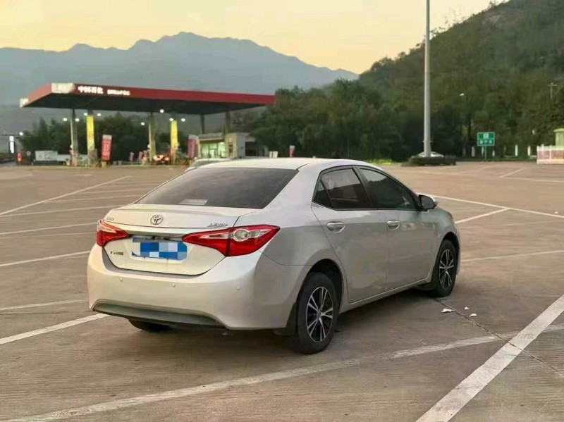 台州16年丰田雷凌8