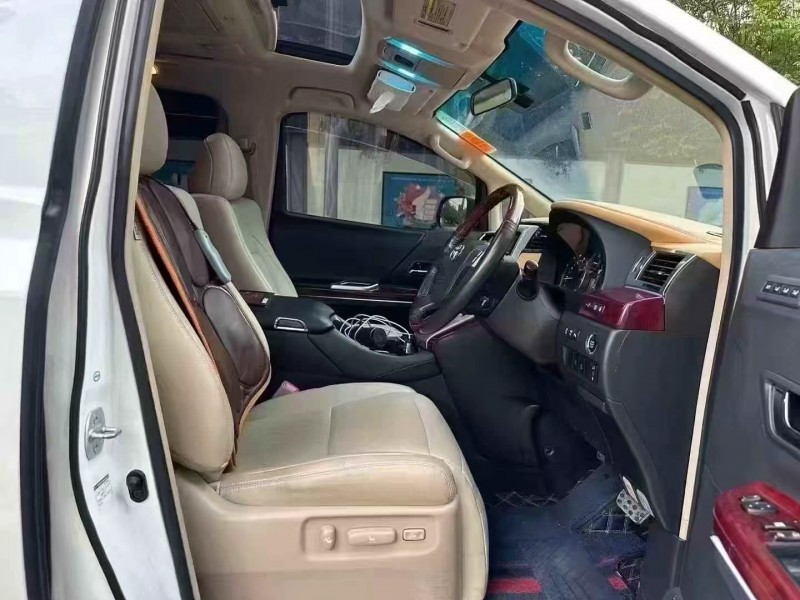 深圳15年丰田威尔法4