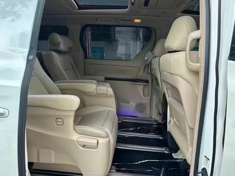 深圳15年丰田威尔法6