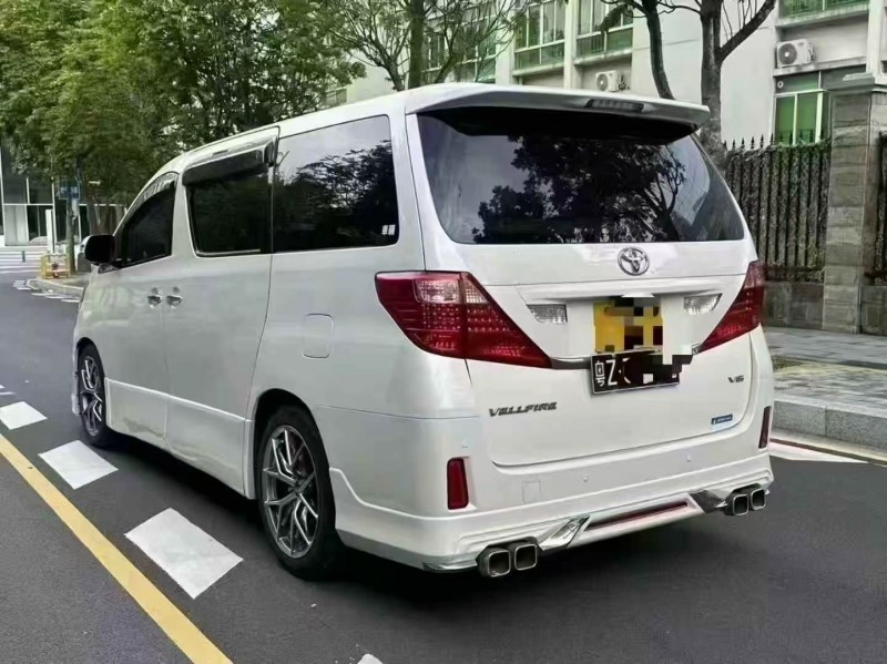 深圳15年丰田威尔法7