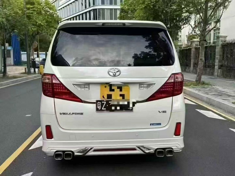 深圳15年丰田威尔法9