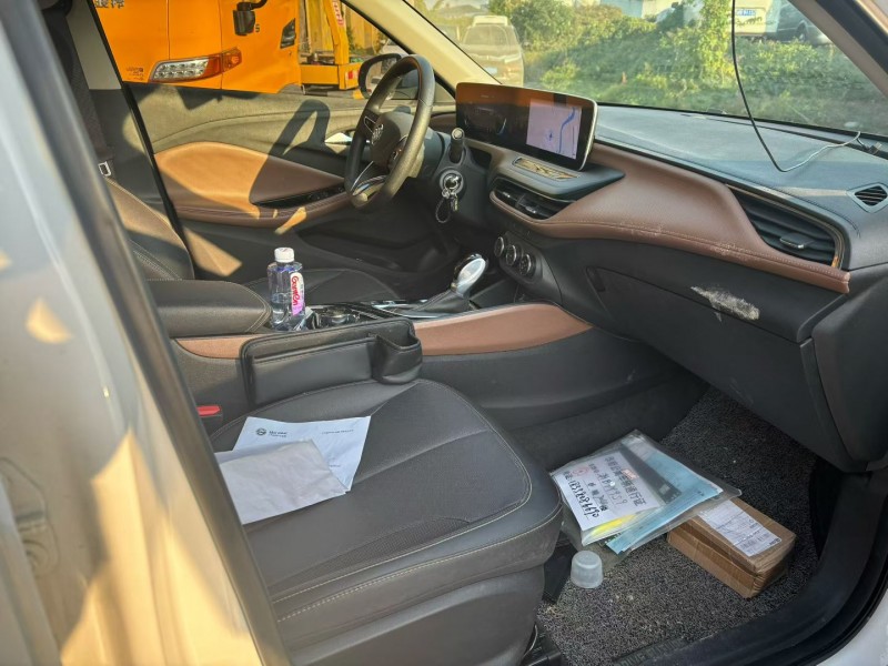 宁波22年别克威朗6