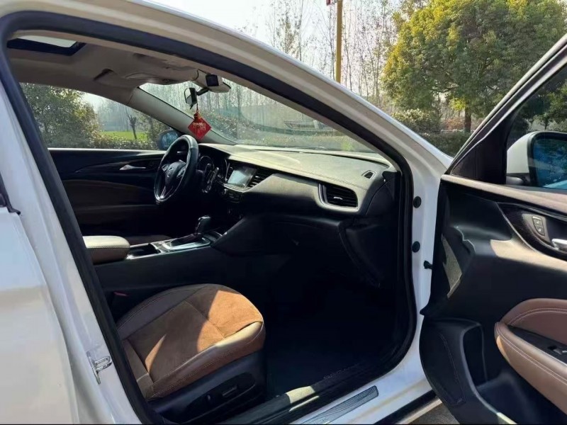 盐城18年别克君威6