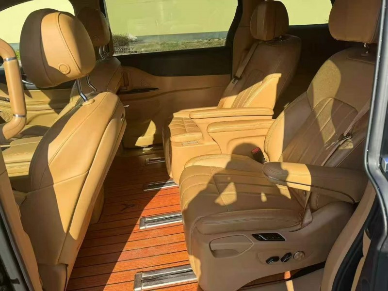 淄博23年岚图汽车梦想家6