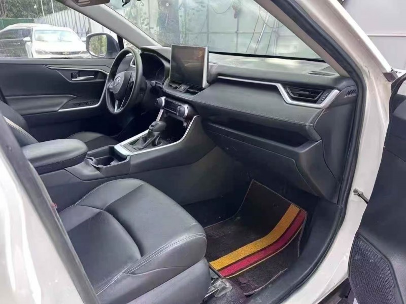 青岛21年丰田威兰达3