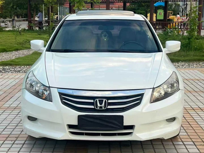 汕头12年本田雅阁1