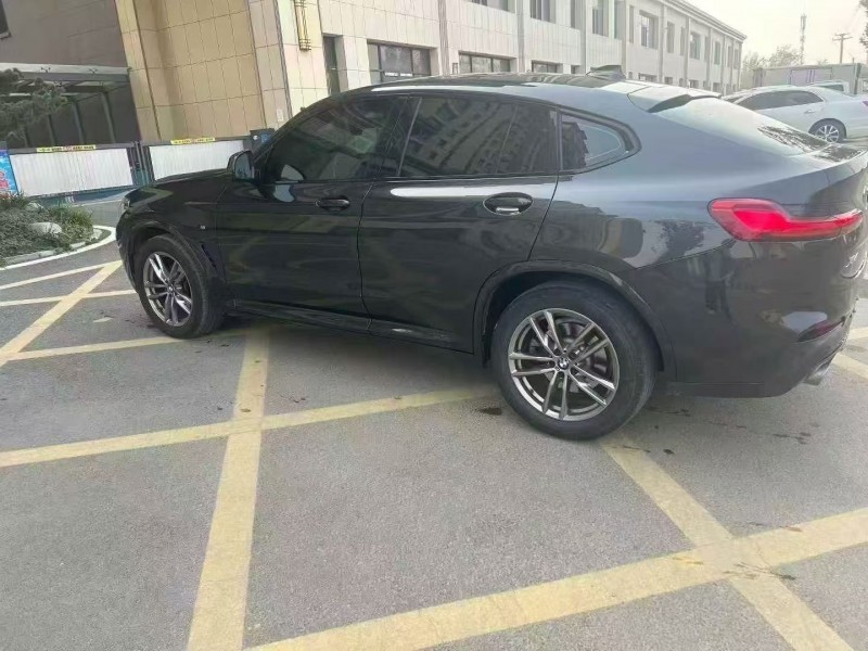 承德21年宝马X48