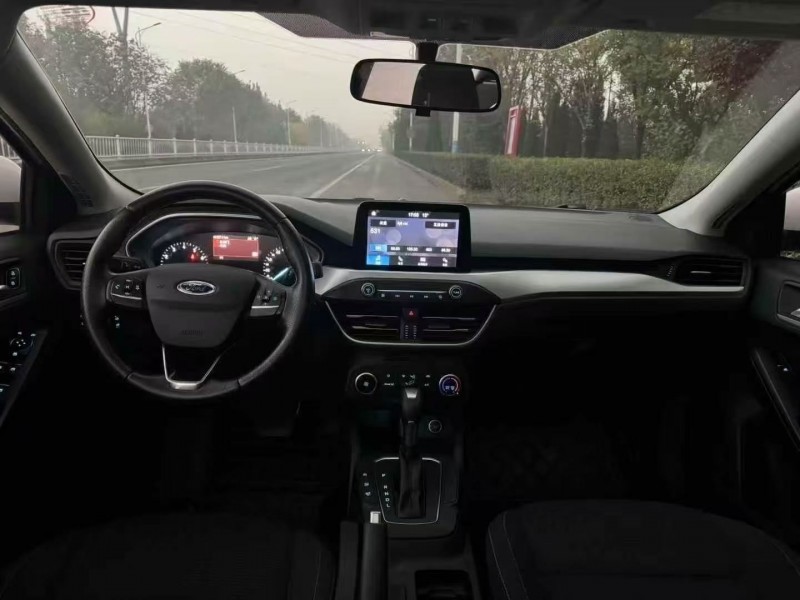 济宁20年福特福克斯7