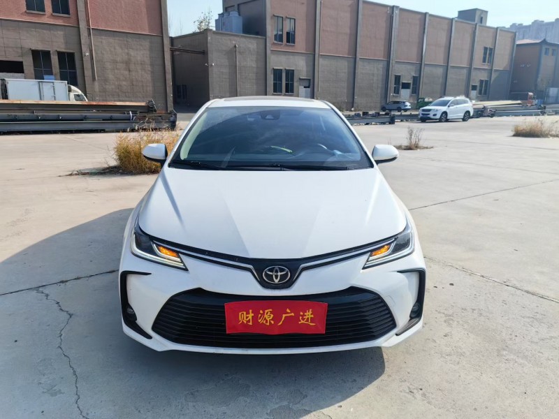 青岛22年丰田卡罗拉1