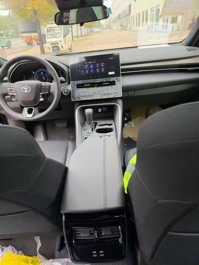 东营25年丰田亚洲龙5