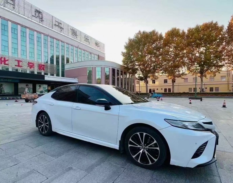 青岛19年丰田凯美瑞2