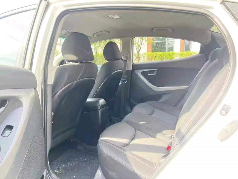 广州16年现代朗动8