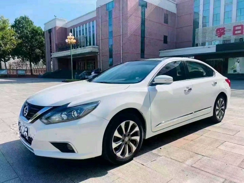 枣庄17年日产天籁3