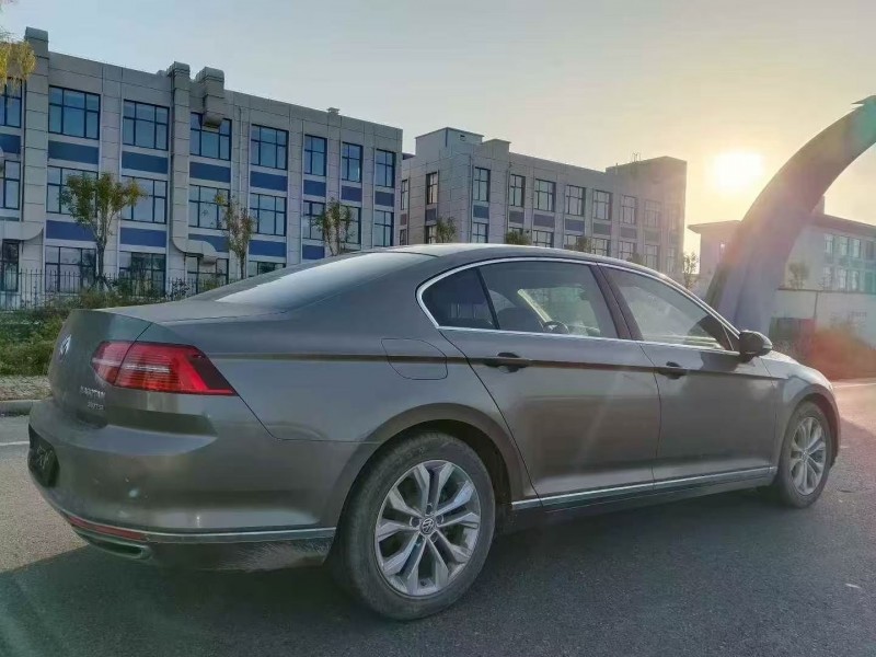 枣庄17年大众迈腾3