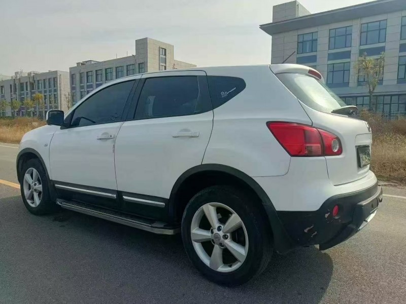 青岛13年日产逍客7