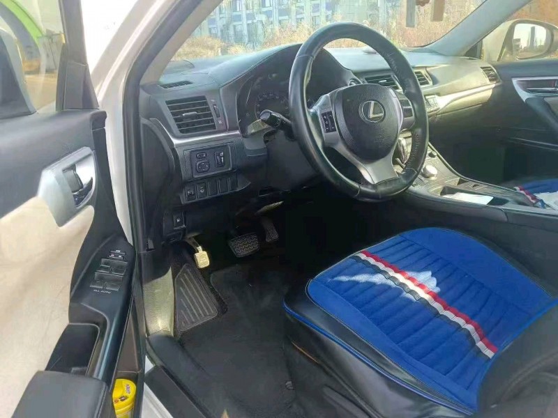 淄博13年雷克萨斯CT3