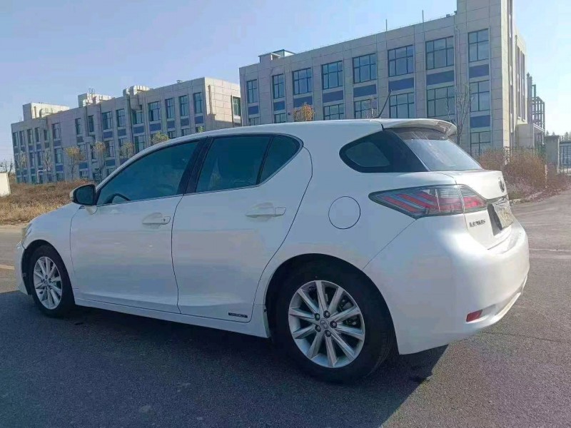 淄博13年雷克萨斯CT5