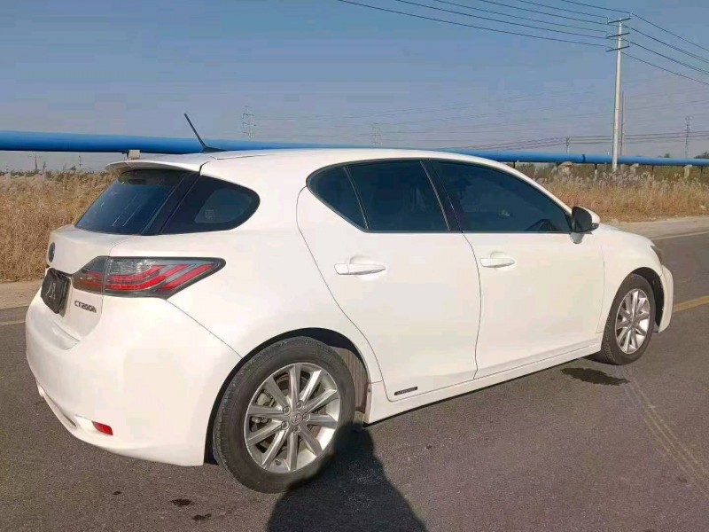 淄博13年雷克萨斯CT6