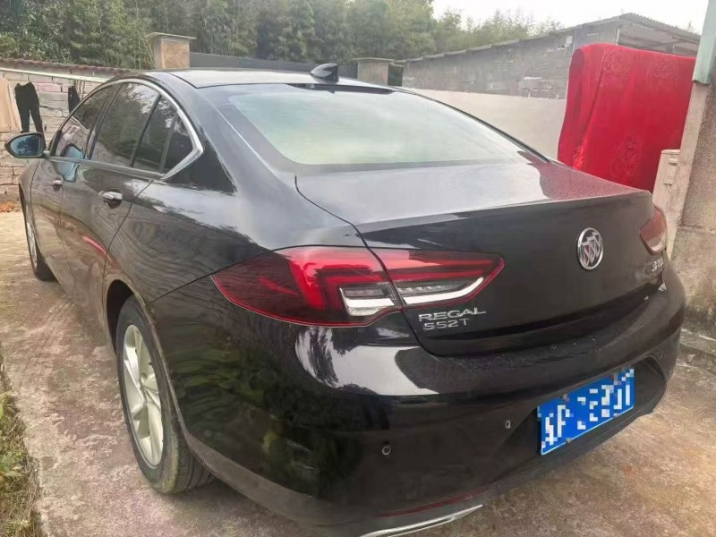 马鞍山21年别克君威7