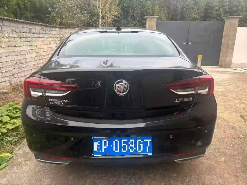 马鞍山21年别克君威9