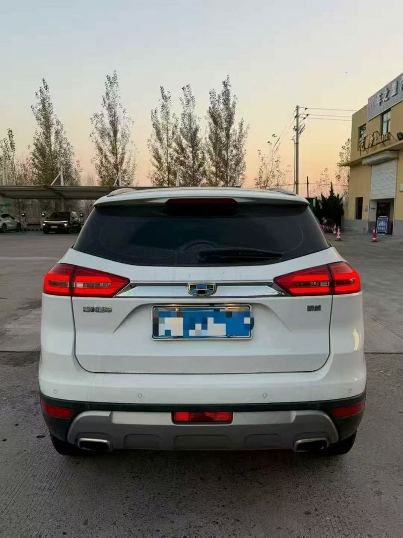 枣庄17年吉利博越8