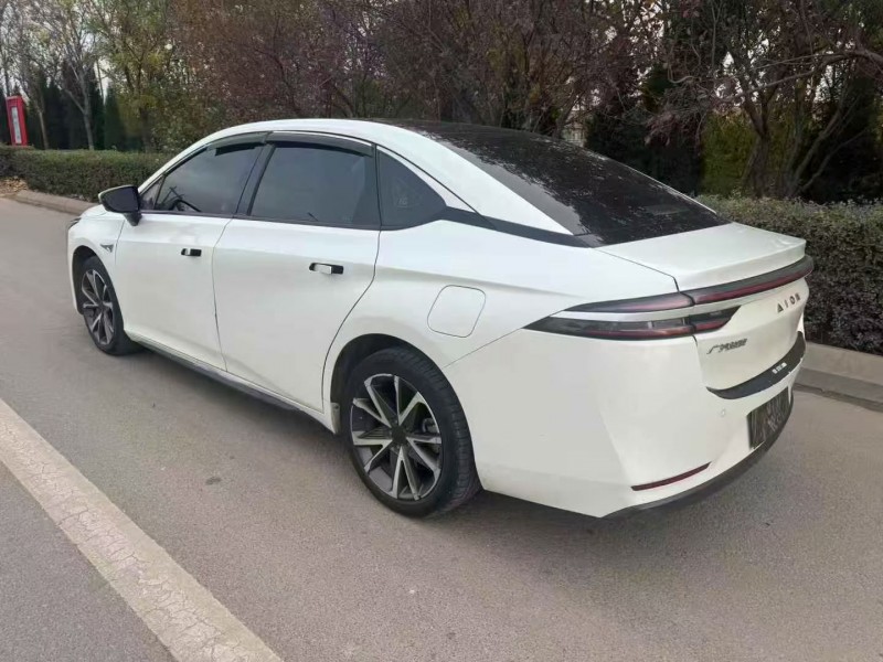 枣庄22年传祺埃安S9