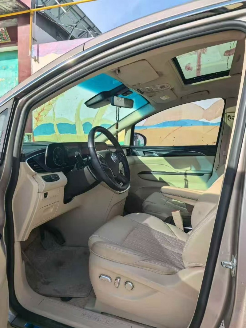 济南22年别克GL86