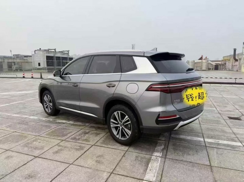 绍兴22年比亚迪宋7