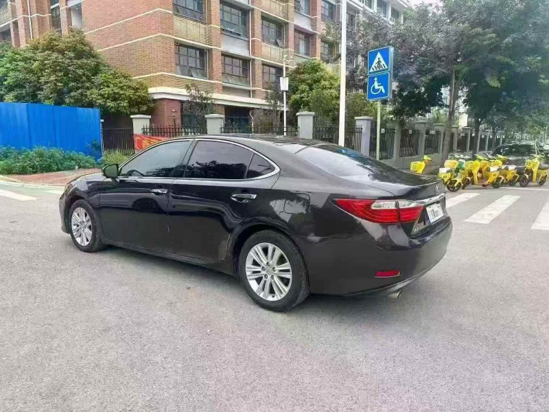 南宁15年雷克萨斯ES8