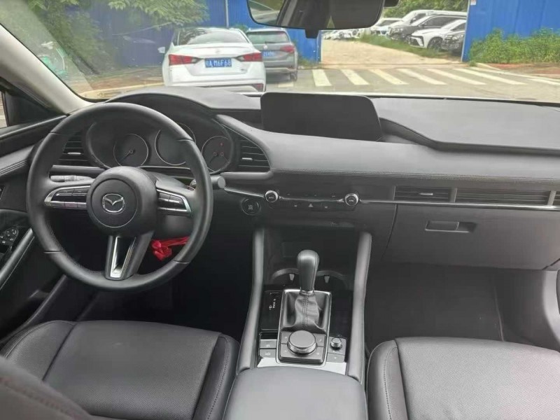 南宁25年马自达昂克赛拉5