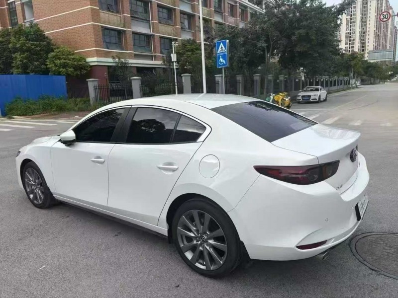 南宁25年马自达昂克赛拉7