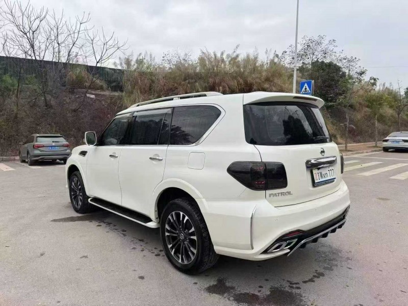 南宁20年日产途乐8