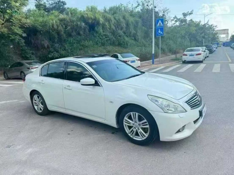 南宁12年英菲尼迪G253