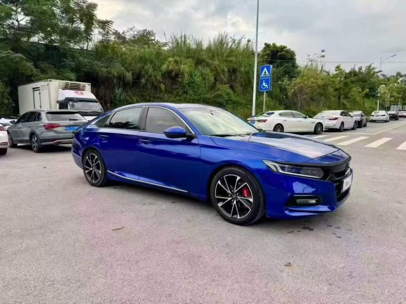 南宁18年本田雅阁2